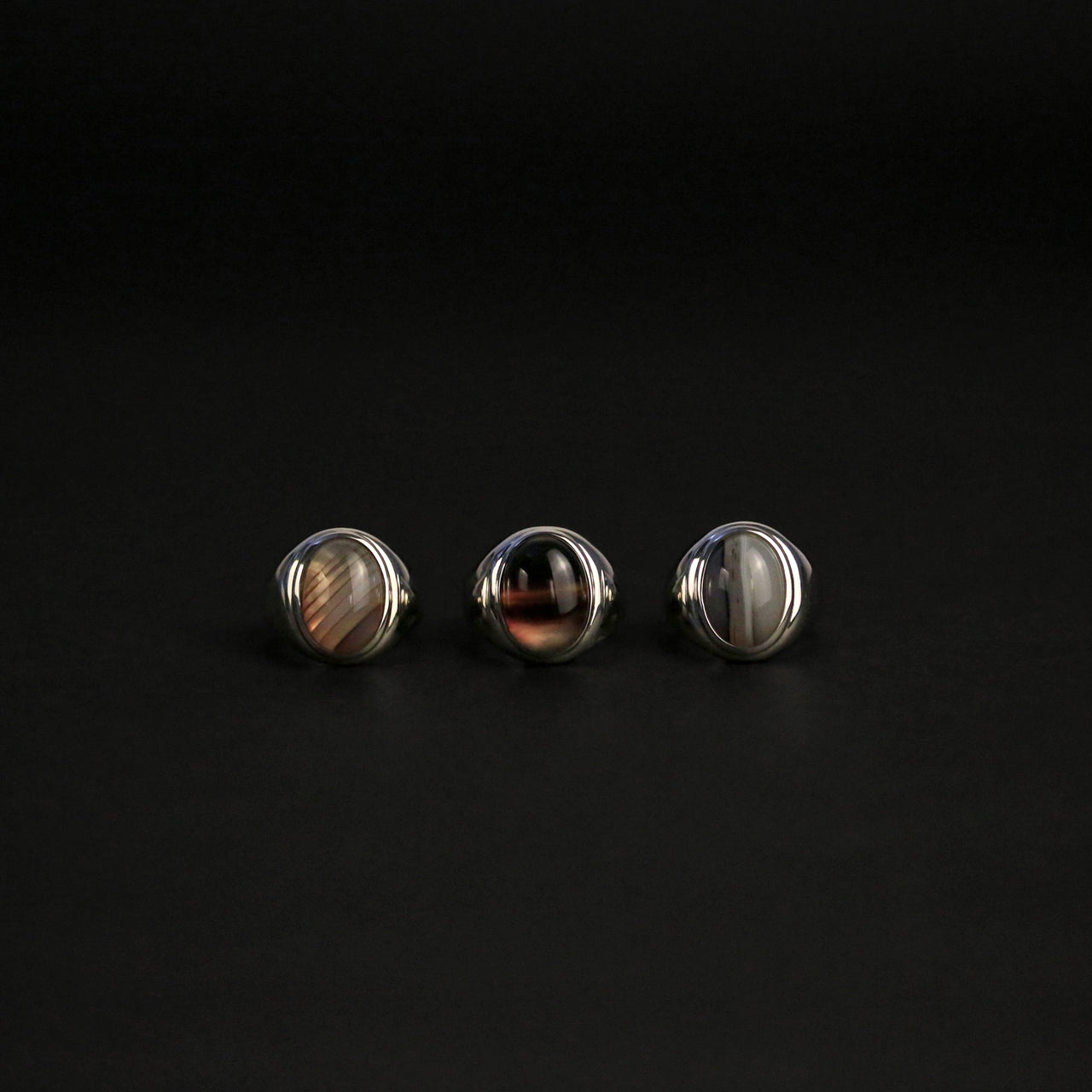 Eon ring M (Agate/Onyx)