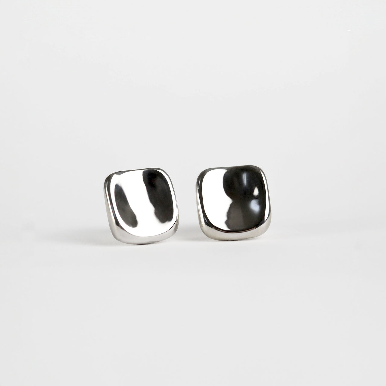 Cavity earring