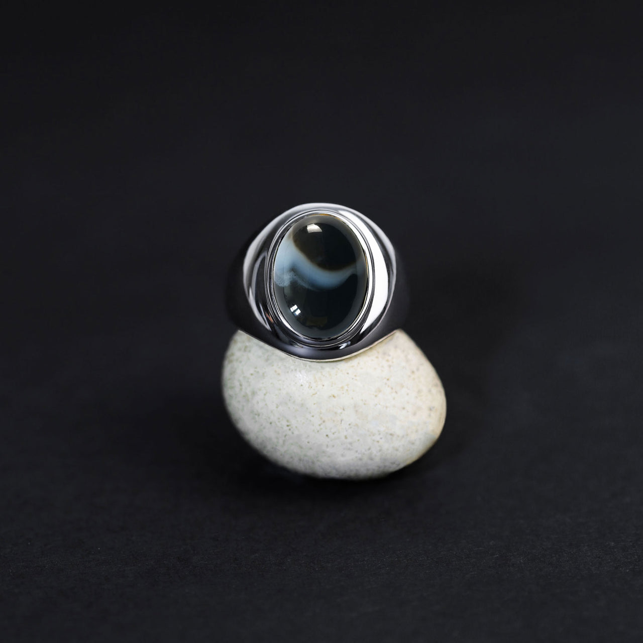 Eon ring L (Onyx)
