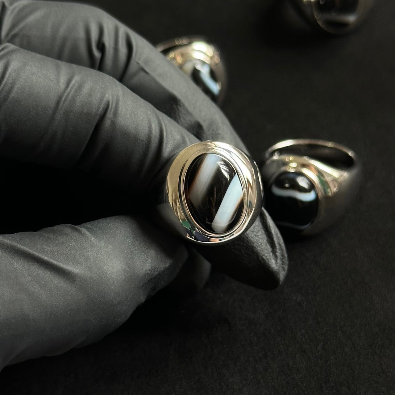 Eon ring M (Agate/Onyx)