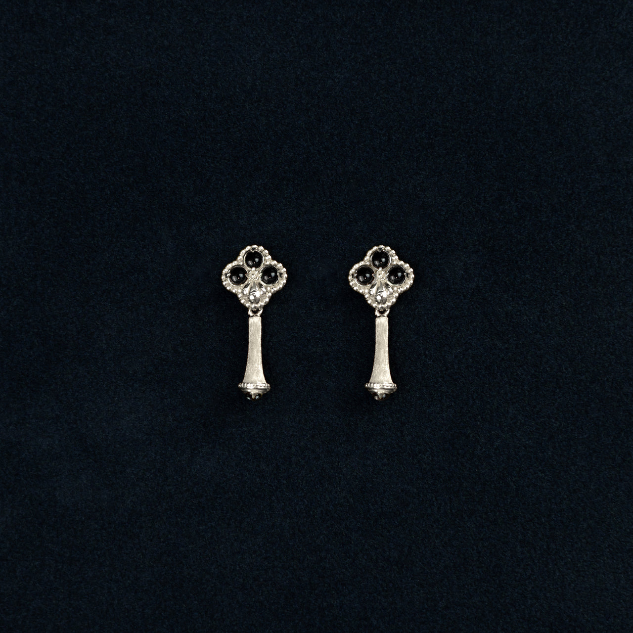 ASTRAIOS DROP EARRING [BLACK]