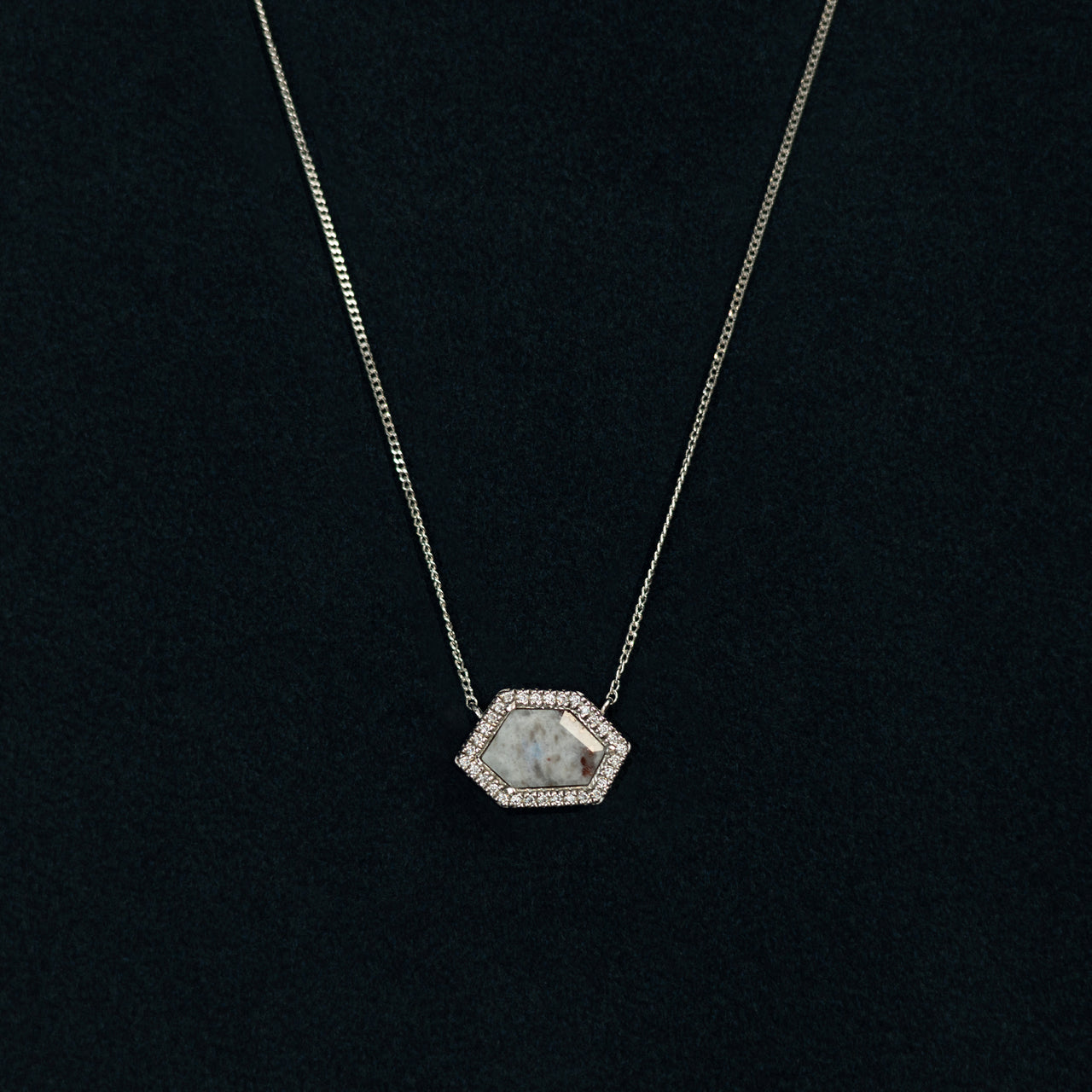 DHURI NECKLACE [GRAY]