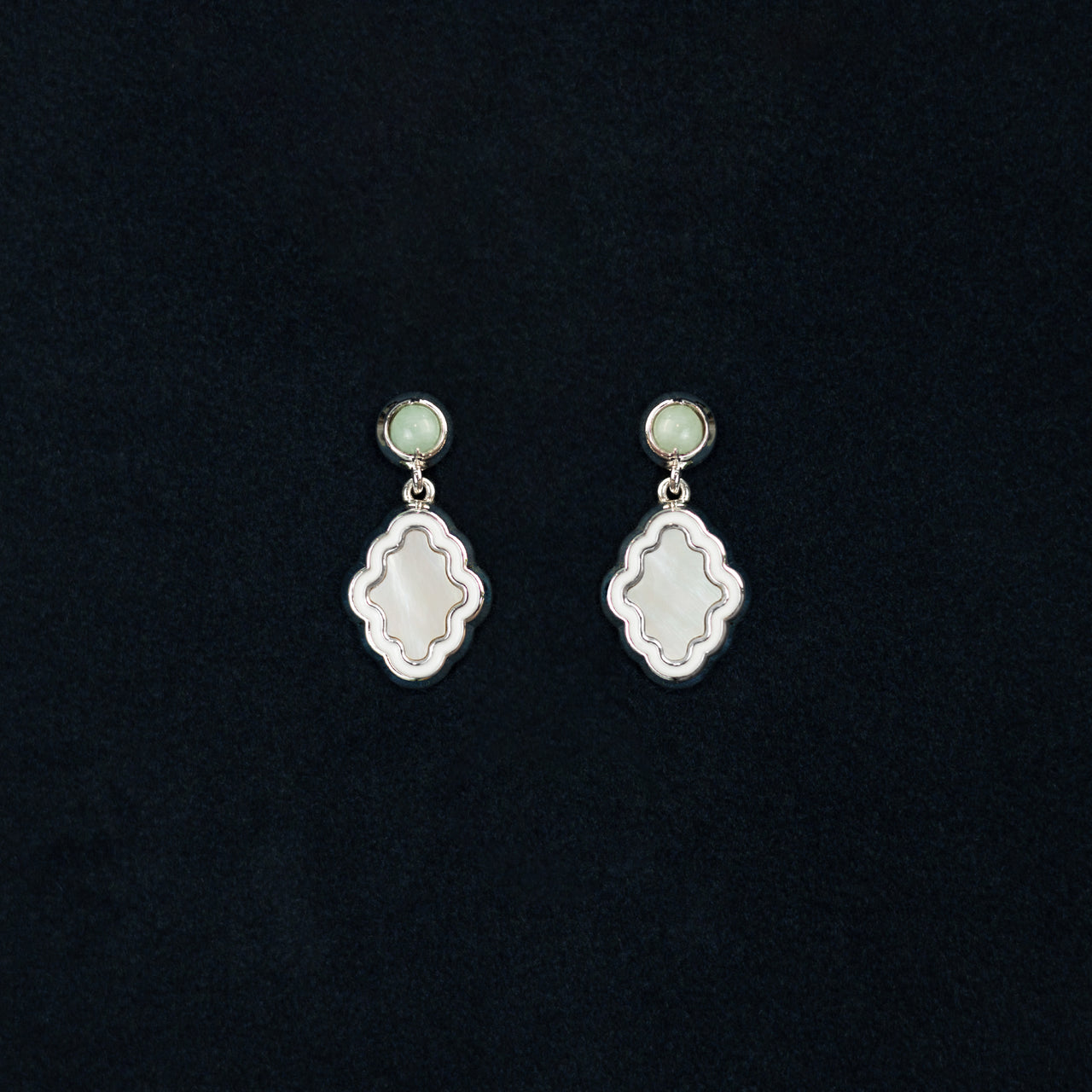 KUSUMA EARRING [WHITE]