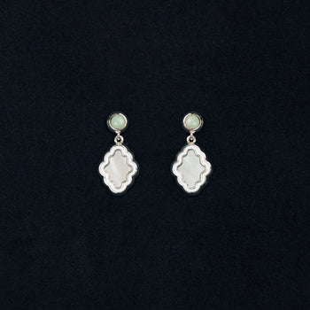 KUSUMA EARRING [WHITE]