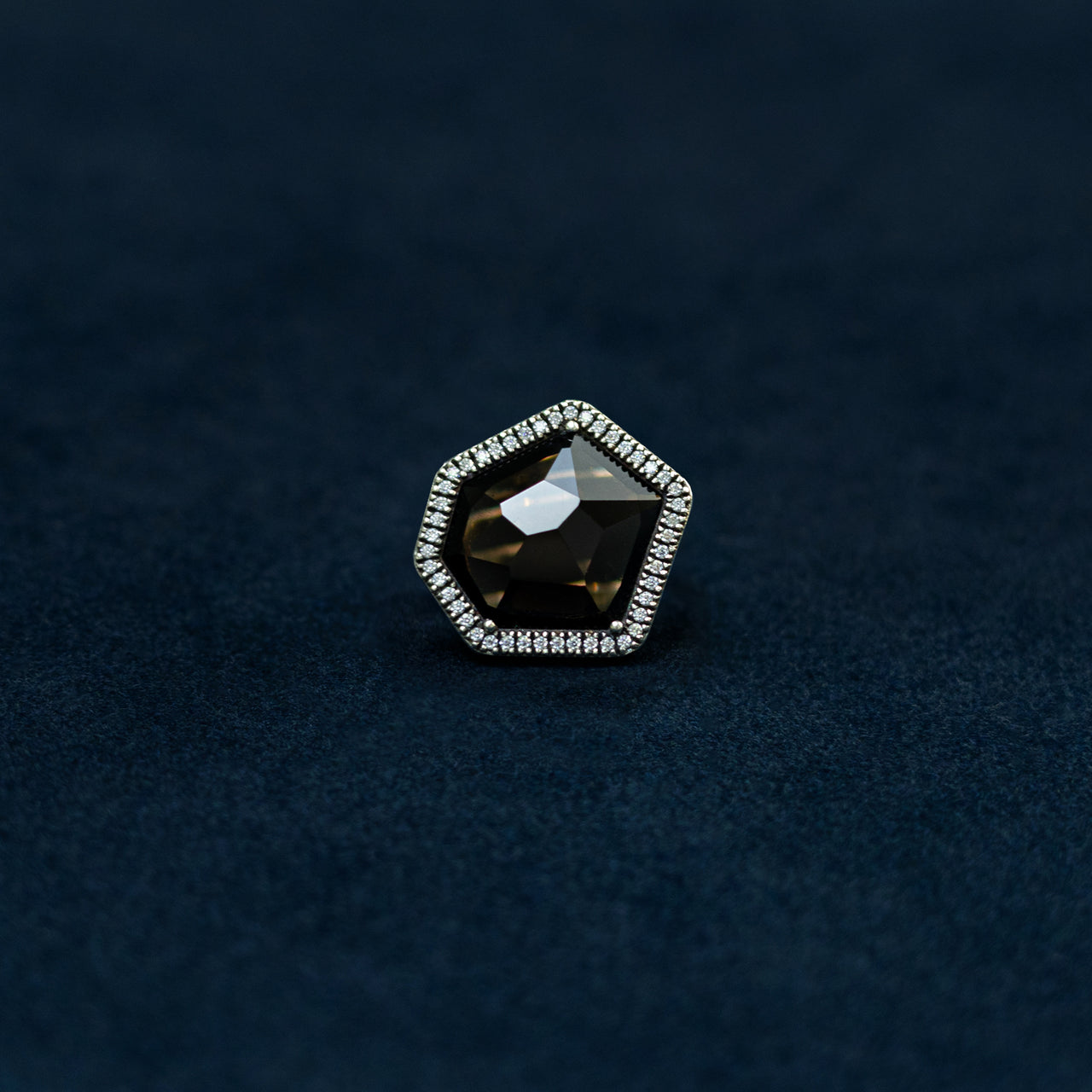 ARUNA RING [BROWN]