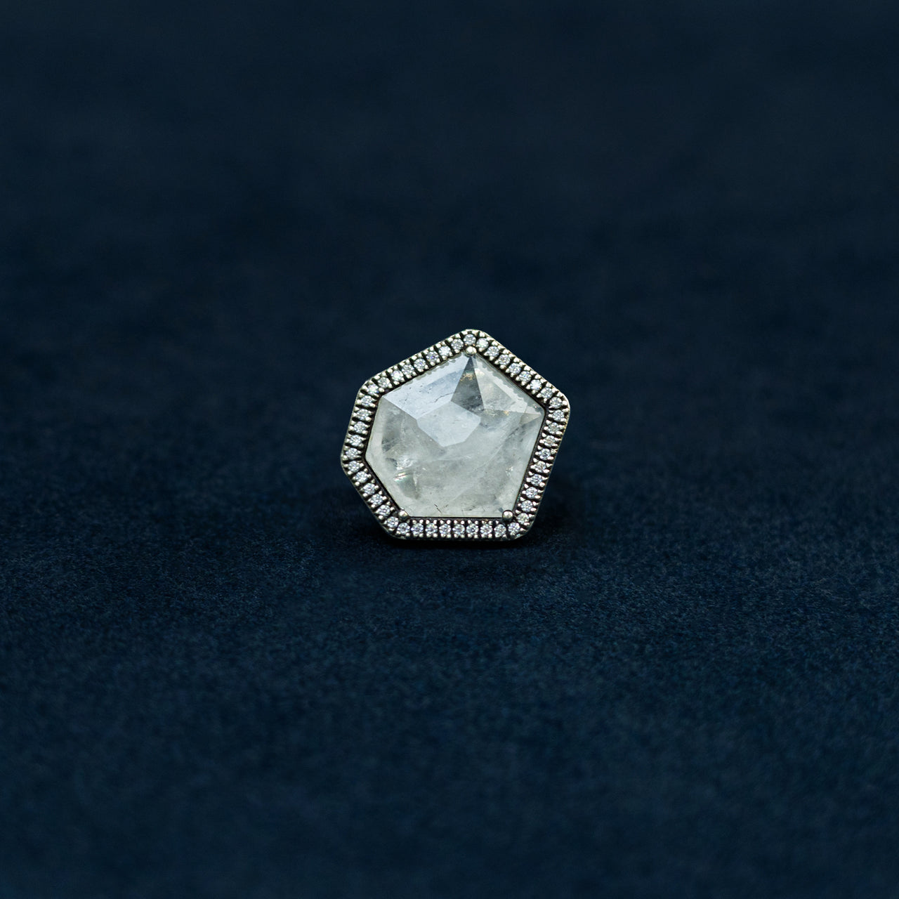 ARUNA RING [WHITE]