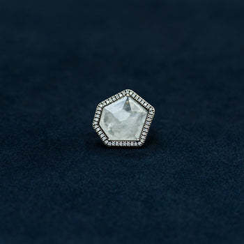 ARUNA RING [WHITE]