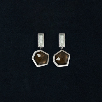 ARUNA EARRING [BROWN]