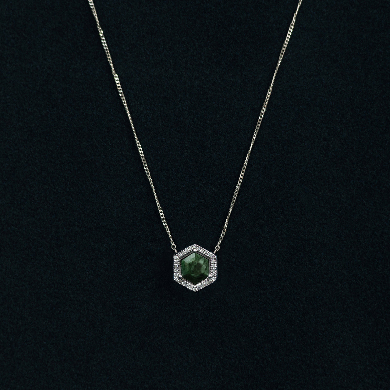 DHURI NECKLACE [DARK GREEN]