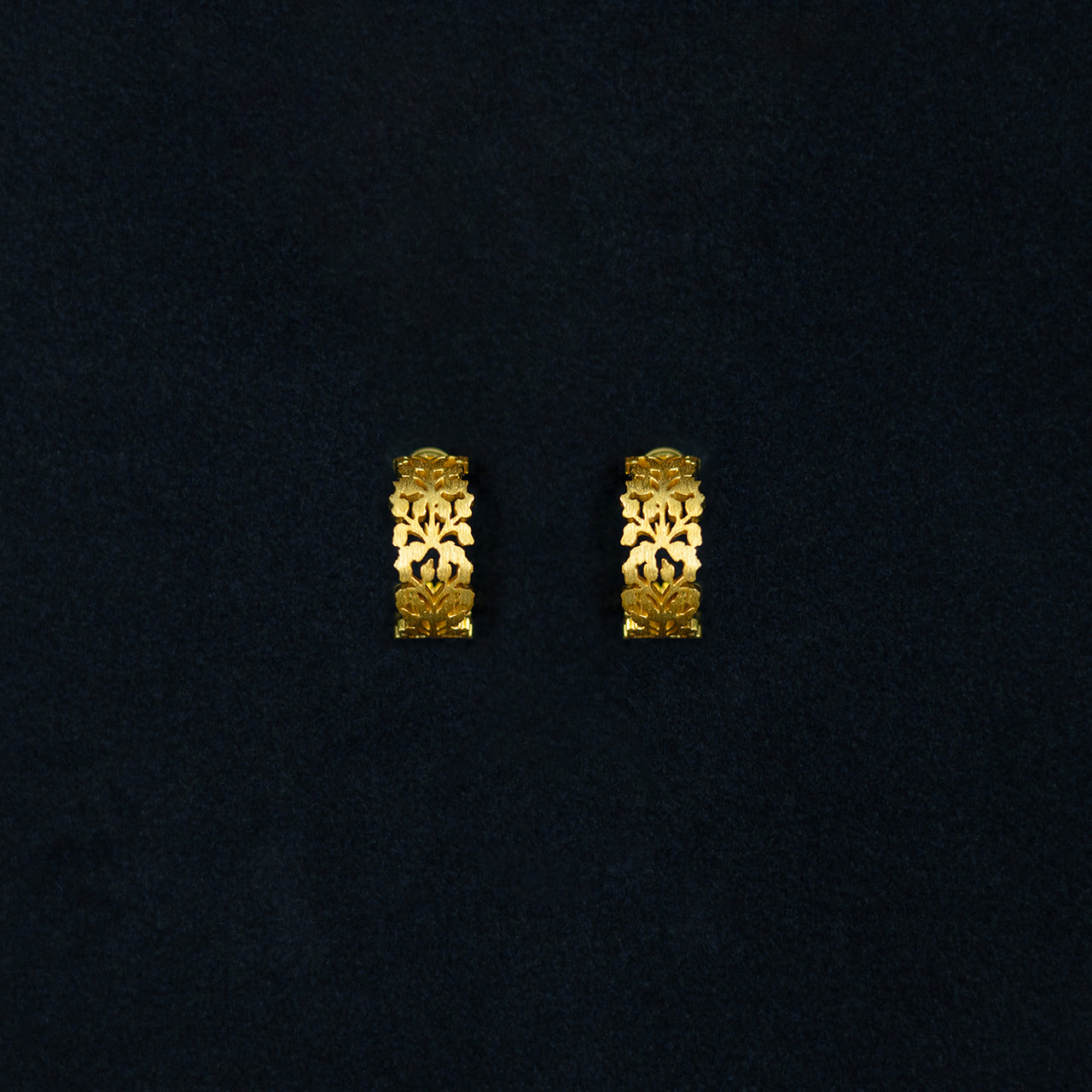 VANDAKA EARRING