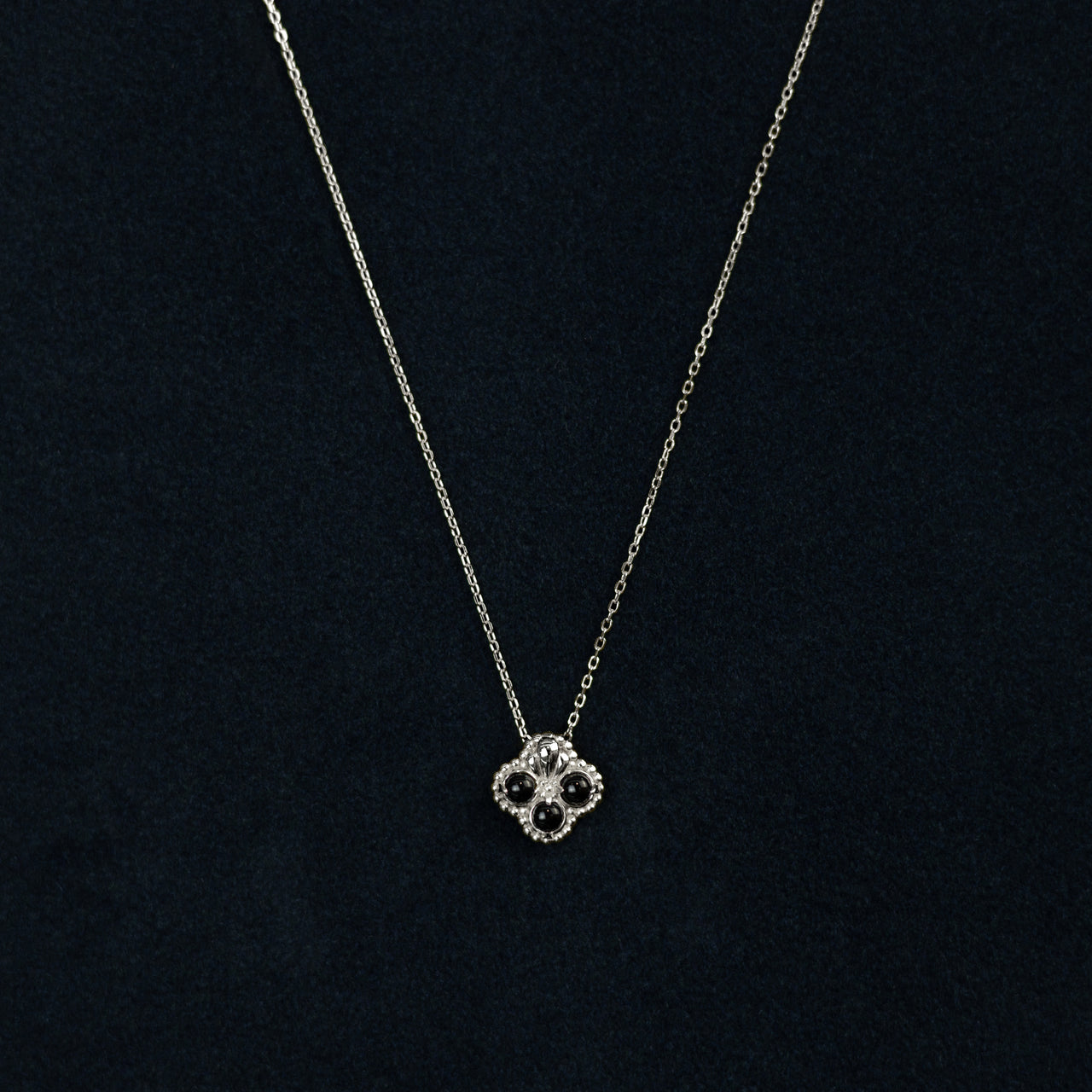 ASTRAIOS NECKLACE [BLACK]