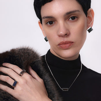 JALA EARRING [DARK GREEN]