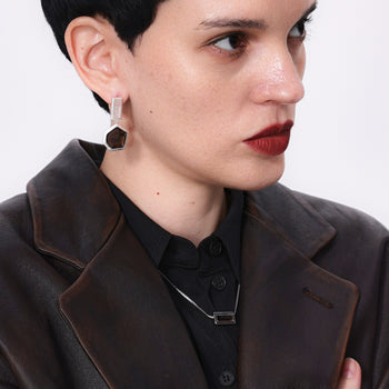 ARUNA EARRING [BROWN]