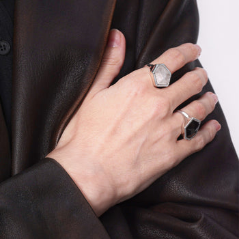ARUNA RING [WHITE]