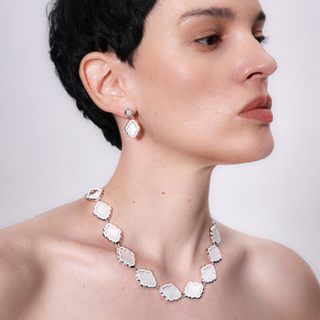 KUSUMA EARRING [WHITE]