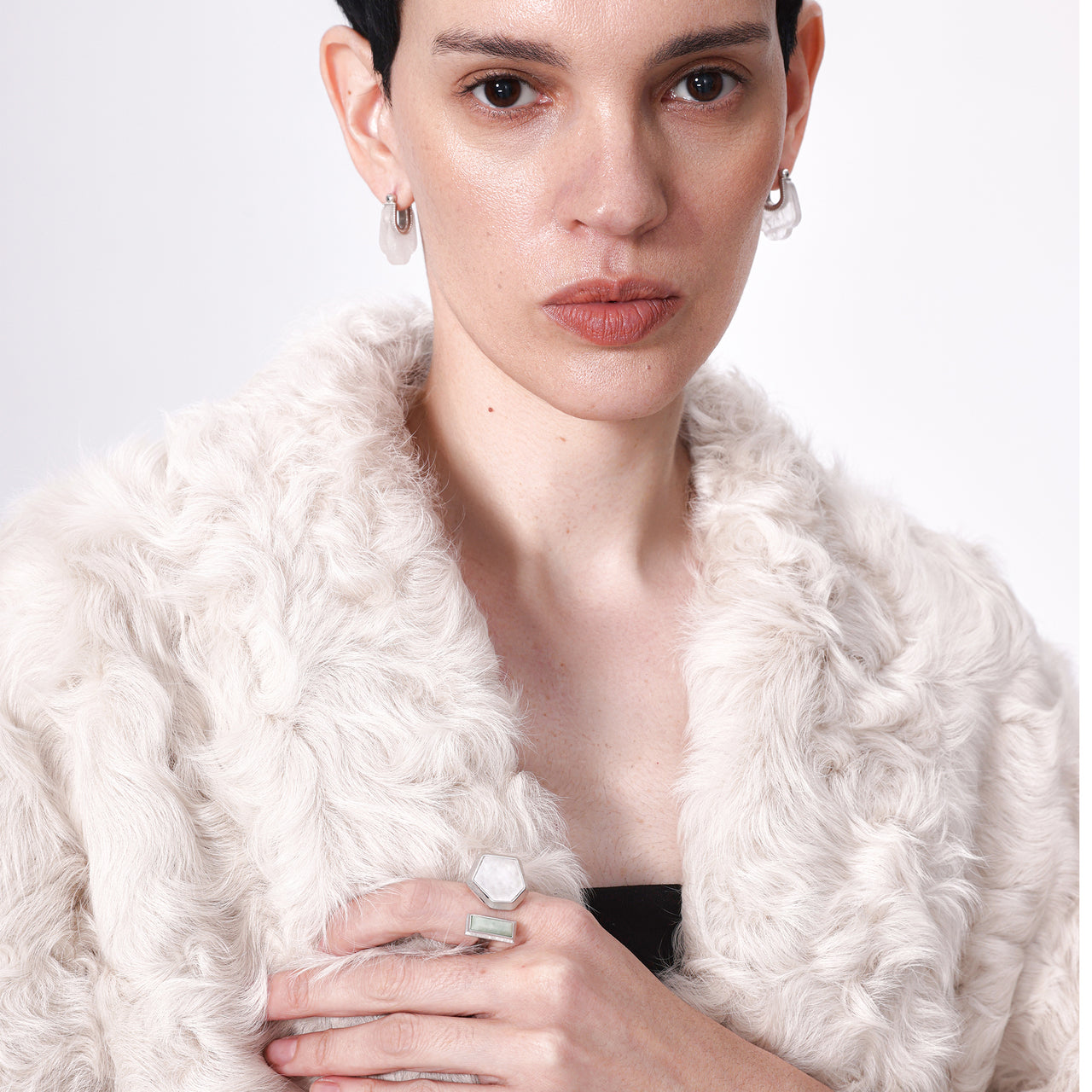 ARUNA OPEN RING [WHITE]