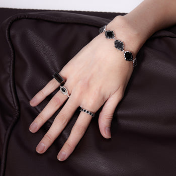 KUSUMA BRACELET [BLACK]