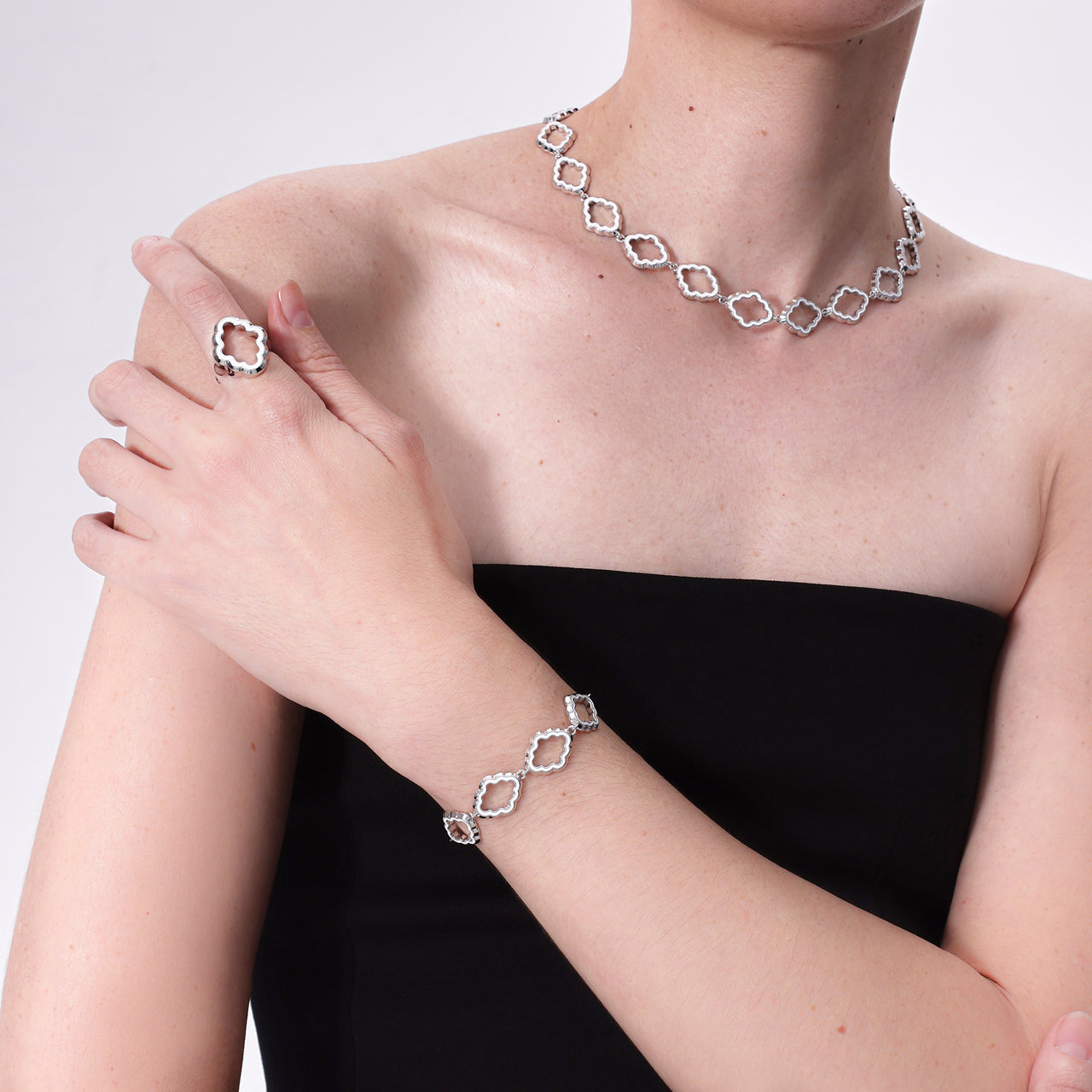 KUSUMA BRACELET [WHITE]